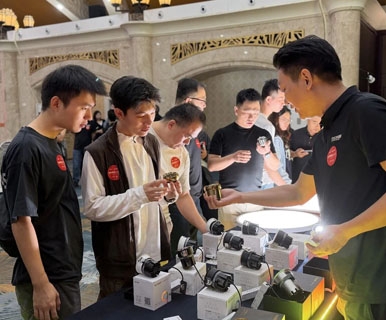 重磅焕新！皓逸智能，又一波健康光新品来袭！